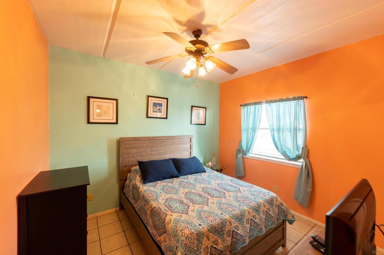 סאות' פאדרה איילנד Affordable Spi Family Condo - Walking Distance To The Beach, Sleeps 6, Third Floor, 2025 Traveler Award מראה חיצוני תמונה